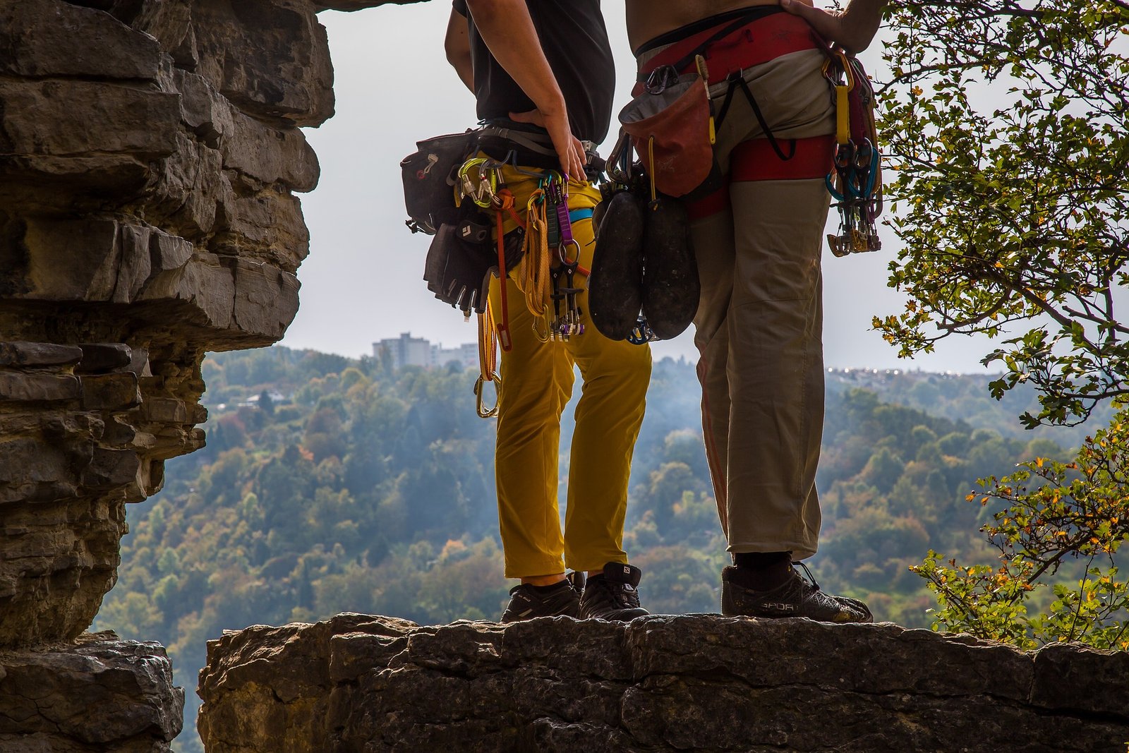 how to choose a chalk bag or bucket how to choose a chalk bag or bucket