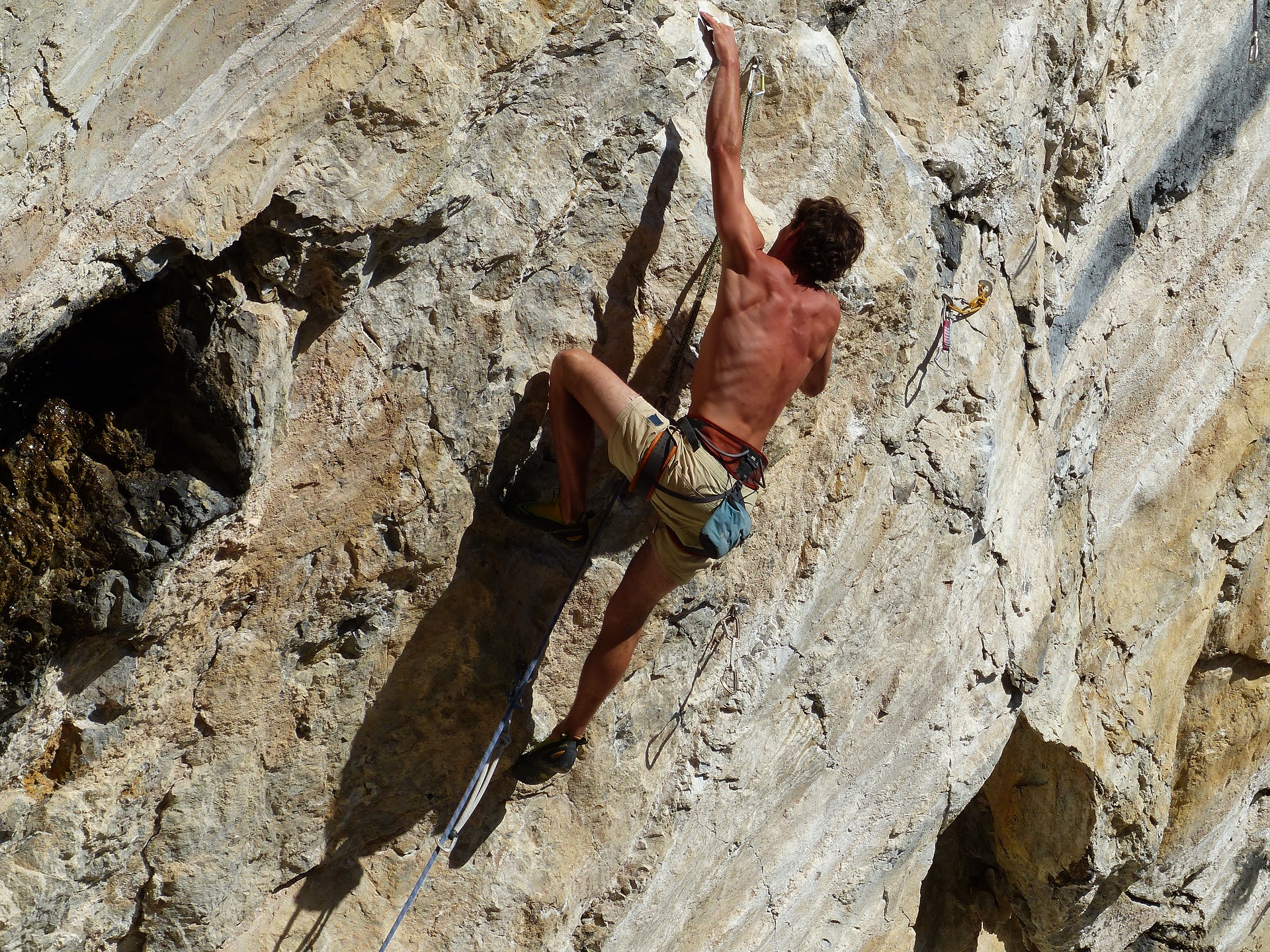 is-rock-climbing-dangerous-the-risks-danger-statistics-sendgeance