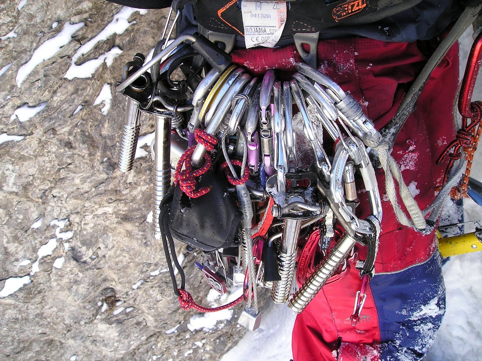 choosing the best quickdraw for your style of climb choosing the best quickdraw for your style of climb